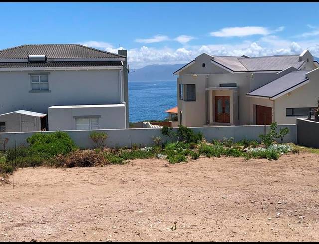 LAND FOR SALE IN PERLEMOENBAAI